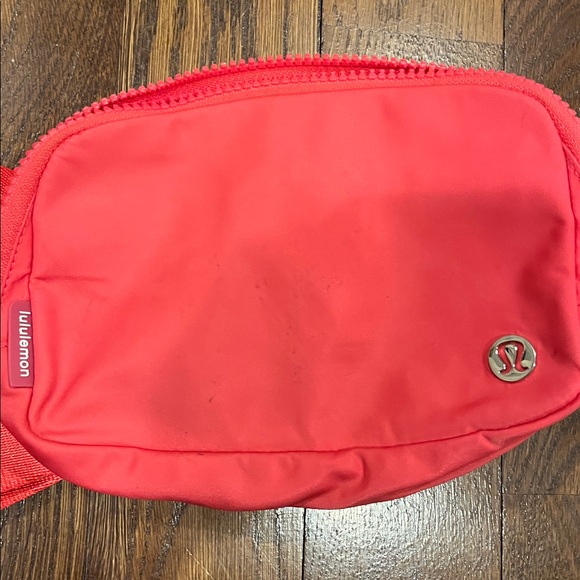 Lululemon pink Crossbody Bag - Picture 2 of 2